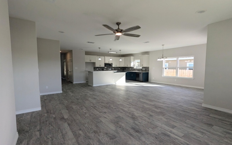 1712 E Ave G, Lampasas, TX 76550, 3 Bedrooms Bedrooms, ,2 BathroomsBathrooms,Residential,For Sale,1712 E Ave G,172723