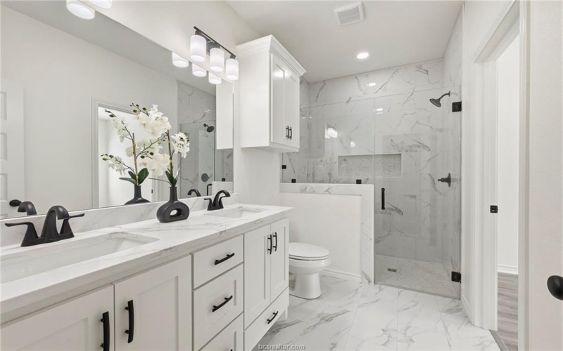 513 Hall Street, Bryan, TX 77803, 3 Habitaciones Habitaciones , ,2 BañosBaños,Residential,En Venta,513 Hall Street,0,25012280