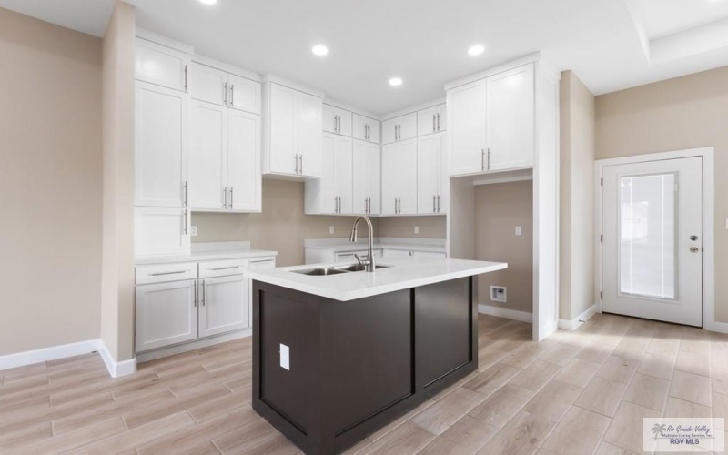 2353 W DORCAS CIRCLE, BROWNSVILLE, TX 78521, 3 Habitaciones Habitaciones , ,2 BañosBaños,Residential,En Venta,2353 W DORCAS CIRCLE,0,29770166