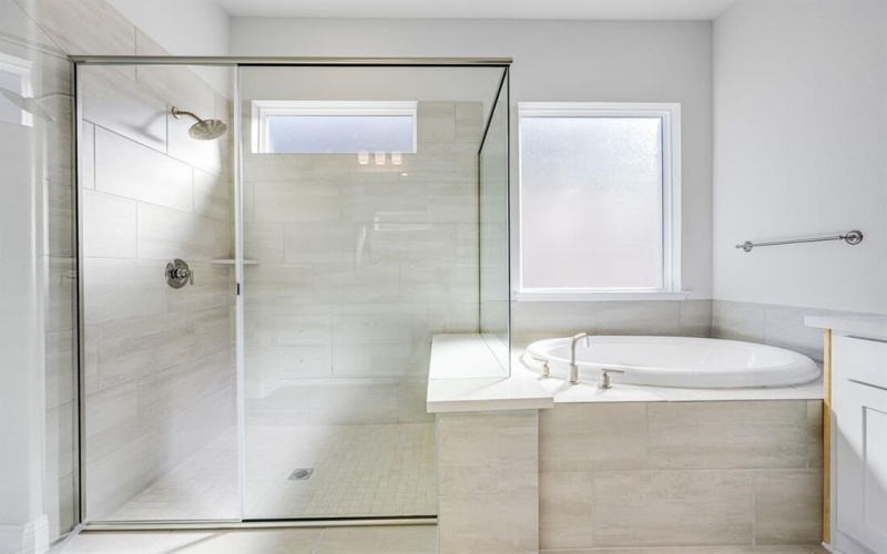 335 Trillium Street, Oak Point, TX 75068, 4 Habitaciones Habitaciones , ,5 BañosBaños,Residential,En Venta,335 Trillium Street,0,21081610