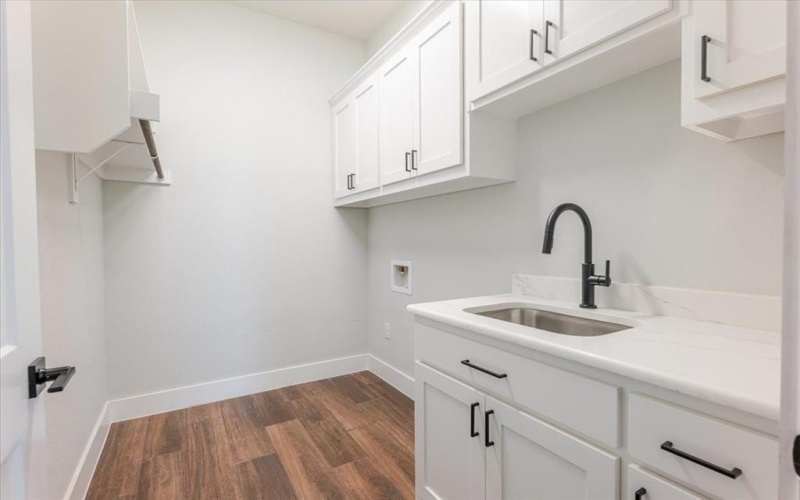 1017 Paradise Parkway, Poolville, TX 76487, 4 Bedrooms Bedrooms, ,2 BathroomsBathrooms,Residential,For Sale,1017 Paradise Parkway,0,21095655