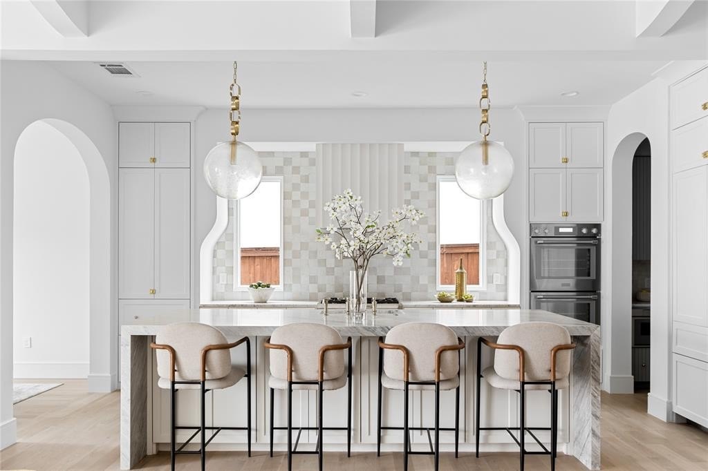 6454 Kenwood Avenue, Dallas, TX 75214, 5 Bedrooms Bedrooms, ,6 BathroomsBathrooms,Residential,For Sale,6454 Kenwood Avenue,0,21099597