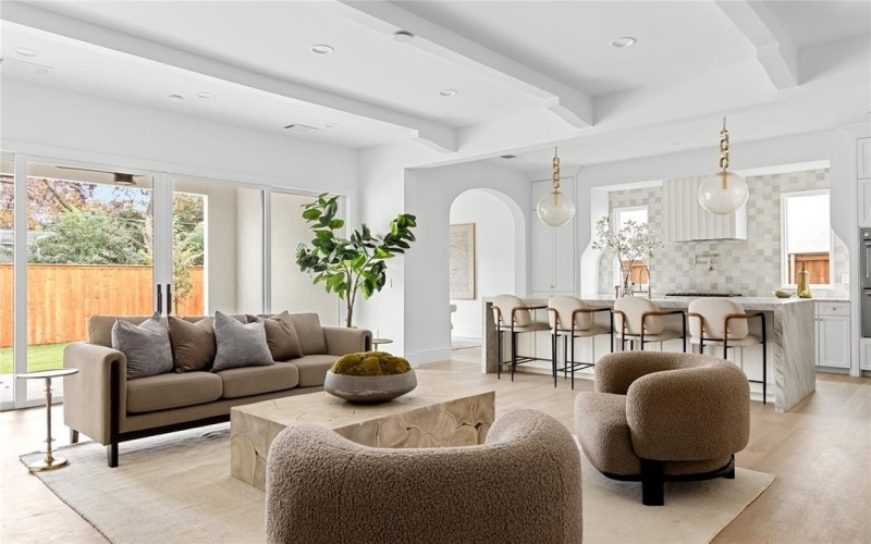 6454 Kenwood Avenue, Dallas, TX 75214, 5 Bedrooms Bedrooms, ,6 BathroomsBathrooms,Residential,For Sale,6454 Kenwood Avenue,0,21099597