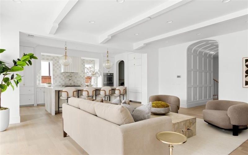 6454 Kenwood Avenue, Dallas, TX 75214, 5 Bedrooms Bedrooms, ,6 BathroomsBathrooms,Residential,For Sale,6454 Kenwood Avenue,0,21099597