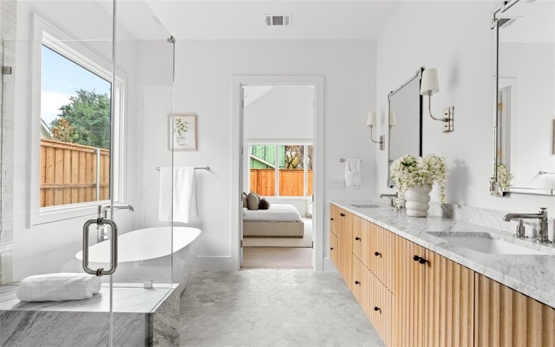 6454 Kenwood Avenue, Dallas, TX 75214, 5 Bedrooms Bedrooms, ,6 BathroomsBathrooms,Residential,For Sale,6454 Kenwood Avenue,0,21099597