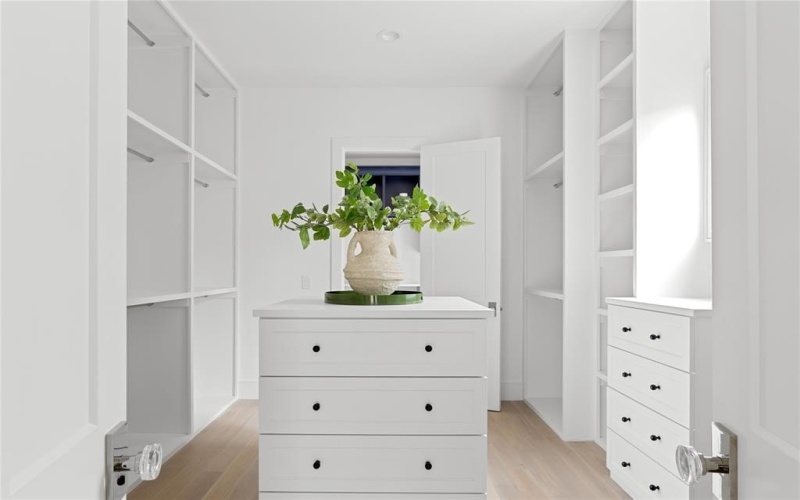 6454 Kenwood Avenue, Dallas, TX 75214, 5 Bedrooms Bedrooms, ,6 BathroomsBathrooms,Residential,For Sale,6454 Kenwood Avenue,0,21099597