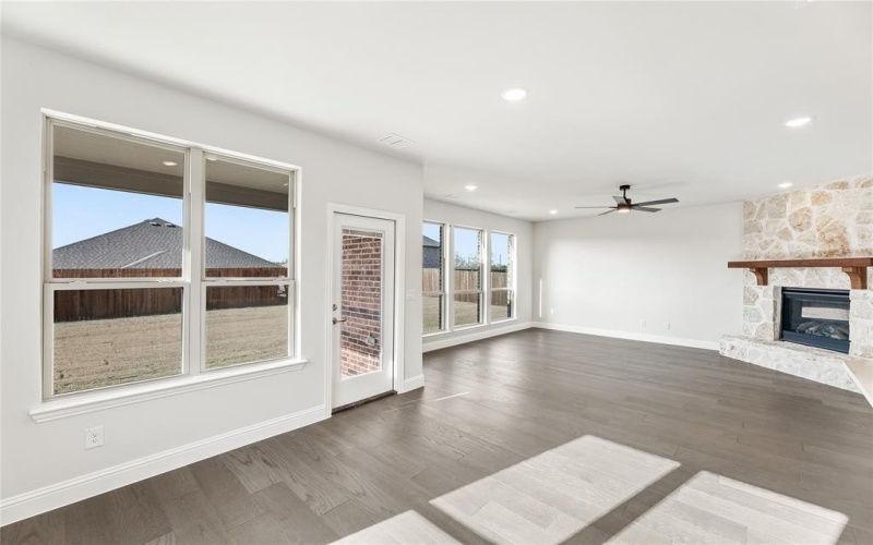 8 Grouse Circle, Sanger, TX 76266, 4 Bedrooms Bedrooms, ,3 BathroomsBathrooms,Residential,For Sale,8 Grouse Circle,0,21101031