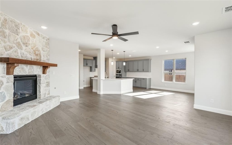 8 Grouse Circle, Sanger, TX 76266, 4 Bedrooms Bedrooms, ,3 BathroomsBathrooms,Residential,For Sale,8 Grouse Circle,0,21101031