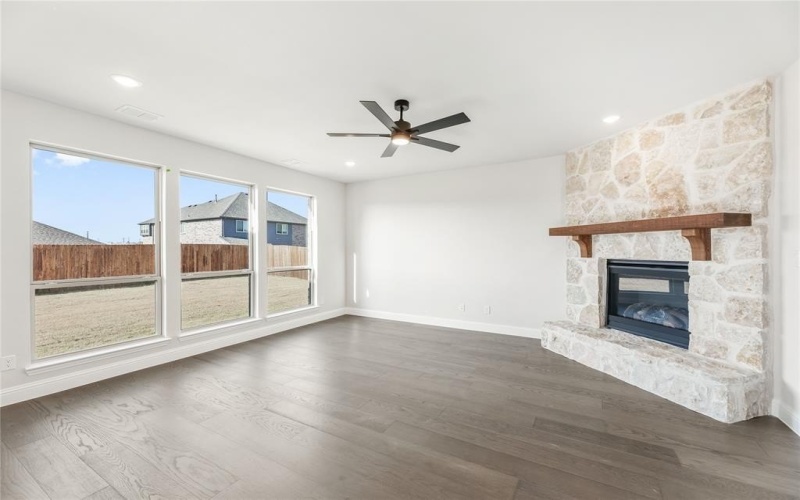 8 Grouse Circle, Sanger, TX 76266, 4 Bedrooms Bedrooms, ,3 BathroomsBathrooms,Residential,For Sale,8 Grouse Circle,0,21101031