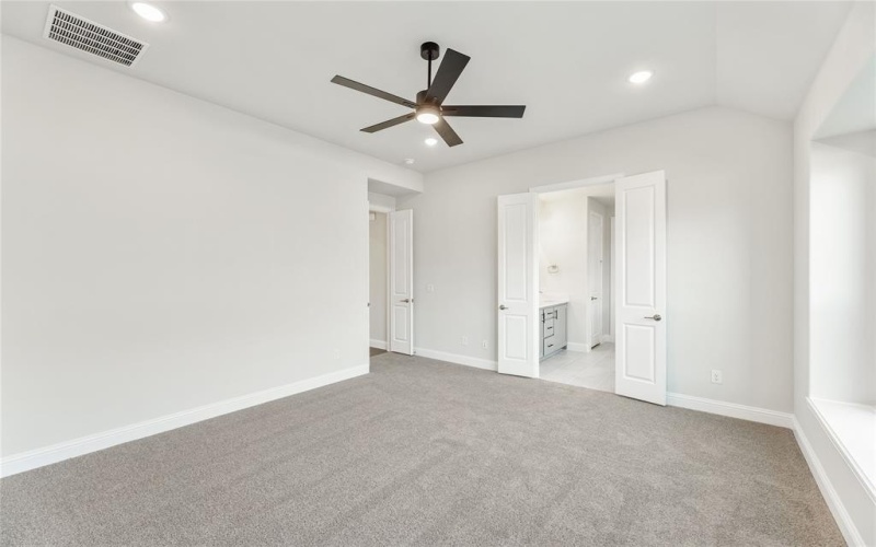 8 Grouse Circle, Sanger, TX 76266, 4 Bedrooms Bedrooms, ,3 BathroomsBathrooms,Residential,For Sale,8 Grouse Circle,0,21101031