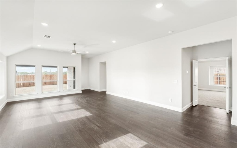 6 Grouse Circle, Sanger, TX 76266, 4 Bedrooms Bedrooms, ,3 BathroomsBathrooms,Residential,For Sale,6 Grouse Circle,0,21101045