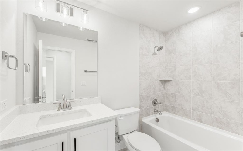 6 Grouse Circle, Sanger, TX 76266, 4 Bedrooms Bedrooms, ,3 BathroomsBathrooms,Residential,For Sale,6 Grouse Circle,0,21101045