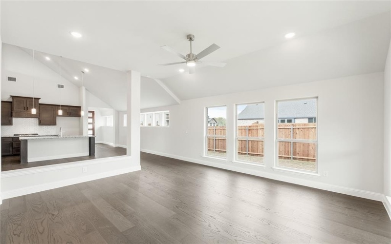 5 Grouse Circle, Sanger, TX 76266, 4 Bedrooms Bedrooms, ,3 BathroomsBathrooms,Residential,For Sale,5 Grouse Circle,0,21101065