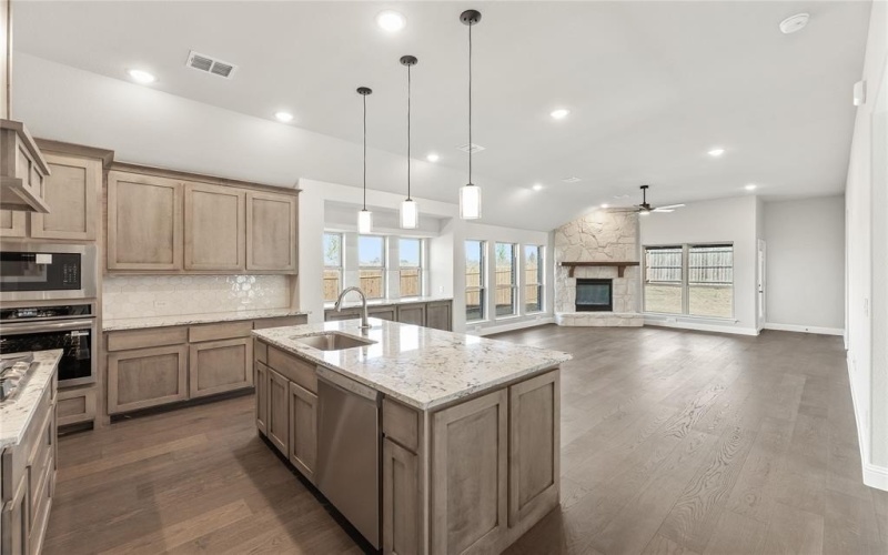 9 Grouse Circle, Sanger, TX 76266, 4 Bedrooms Bedrooms, ,2 BathroomsBathrooms,Residential,For Sale,9 Grouse Circle,0,21101084