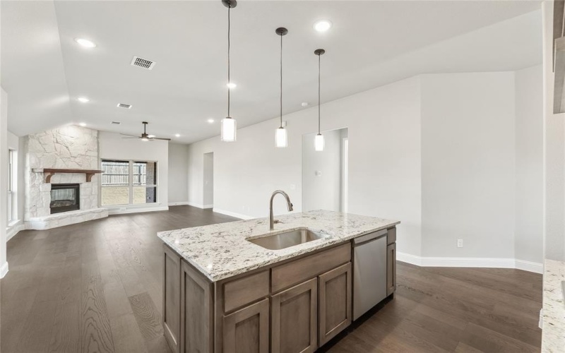 9 Grouse Circle, Sanger, TX 76266, 4 Bedrooms Bedrooms, ,2 BathroomsBathrooms,Residential,For Sale,9 Grouse Circle,0,21101084