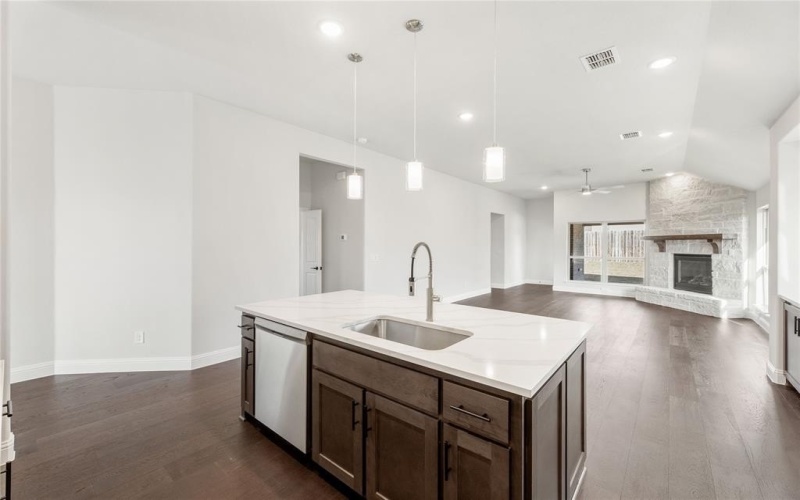 169 Creekside Drive, Sanger, TX 76266, 4 Habitaciones Habitaciones , ,3 BañosBaños,Residential,En Venta,169 Creekside Drive,0,21101107