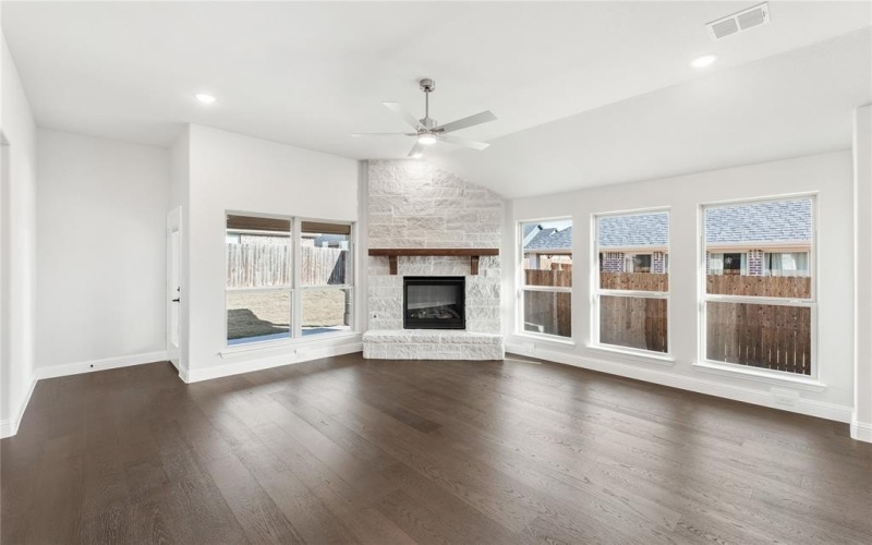 169 Creekside Drive, Sanger, TX 76266, 4 Habitaciones Habitaciones , ,3 BañosBaños,Residential,En Venta,169 Creekside Drive,0,21101107