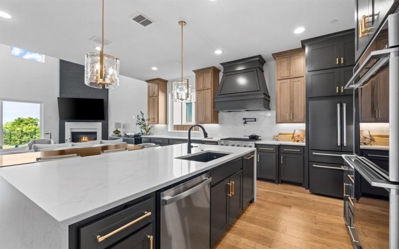 8736 Edgewater Drive, The Colony, TX 75056, 5 Bedrooms Bedrooms, ,6 BathroomsBathrooms,Residential,For Sale,8736 Edgewater Drive,0,21111263