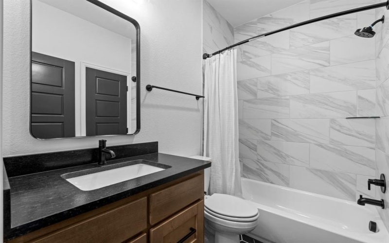 8736 Edgewater Drive, The Colony, TX 75056, 5 Bedrooms Bedrooms, ,6 BathroomsBathrooms,Residential,For Sale,8736 Edgewater Drive,0,21111263