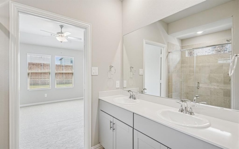 413 Midnight Oak Drive, McKinney, TX 75069, 4 Habitaciones Habitaciones , ,3 BañosBaños,Residential,En Venta,413 Midnight Oak Drive,0,21114174