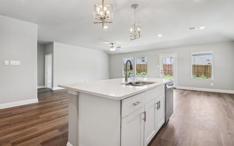 407 Midnight Oak Drive, McKinney, TX 75069, 4 Habitaciones Habitaciones , ,3 BañosBaños,Residential,En Venta,407 Midnight Oak Drive,0,21114178