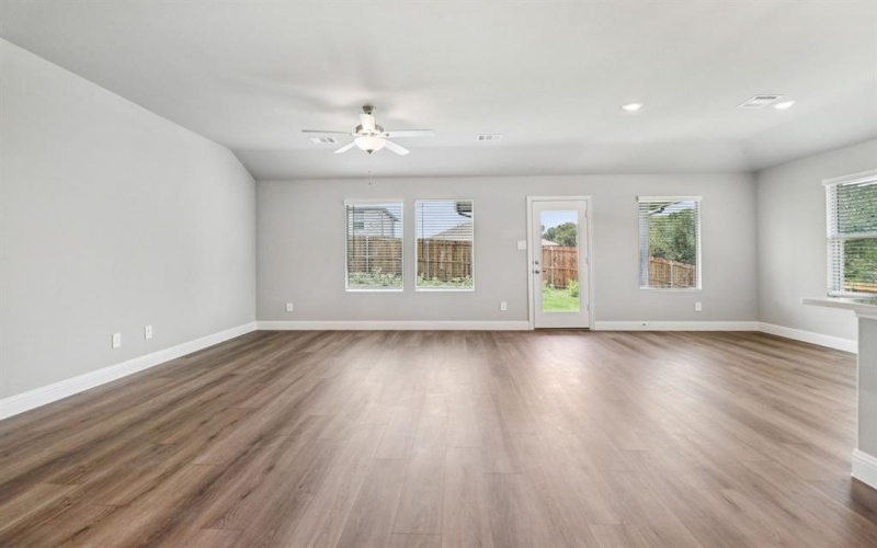 407 Midnight Oak Drive, McKinney, TX 75069, 4 Habitaciones Habitaciones , ,3 BañosBaños,Residential,En Venta,407 Midnight Oak Drive,0,21114178