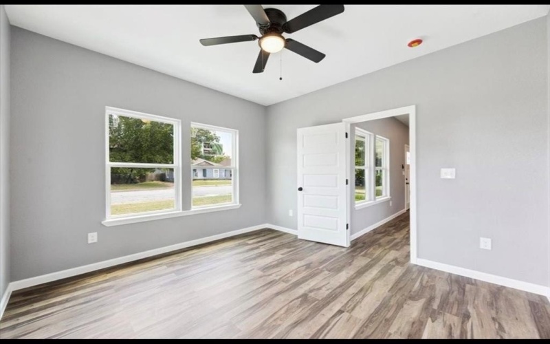 1615 E Hattie Street, Fort Worth, TX 76104, 3 Bedrooms Bedrooms, ,2 BathroomsBathrooms,Residential,For Sale,1615 E Hattie Street,0,21115462