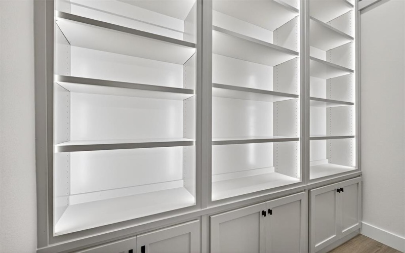 102 Huron Trail, Lake Kiowa, TX 76240, 6 Habitaciones Habitaciones , ,5 BañosBaños,Residential,En Venta,102 Huron Trail,0,21116449