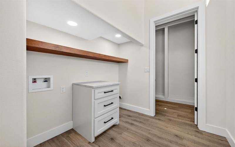 102 Huron Trail, Lake Kiowa, TX 76240, 6 Habitaciones Habitaciones , ,5 BañosBaños,Residential,En Venta,102 Huron Trail,0,21116449