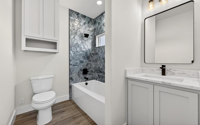 102 Huron Trail, Lake Kiowa, TX 76240, 6 Habitaciones Habitaciones , ,5 BañosBaños,Residential,En Venta,102 Huron Trail,0,21116449