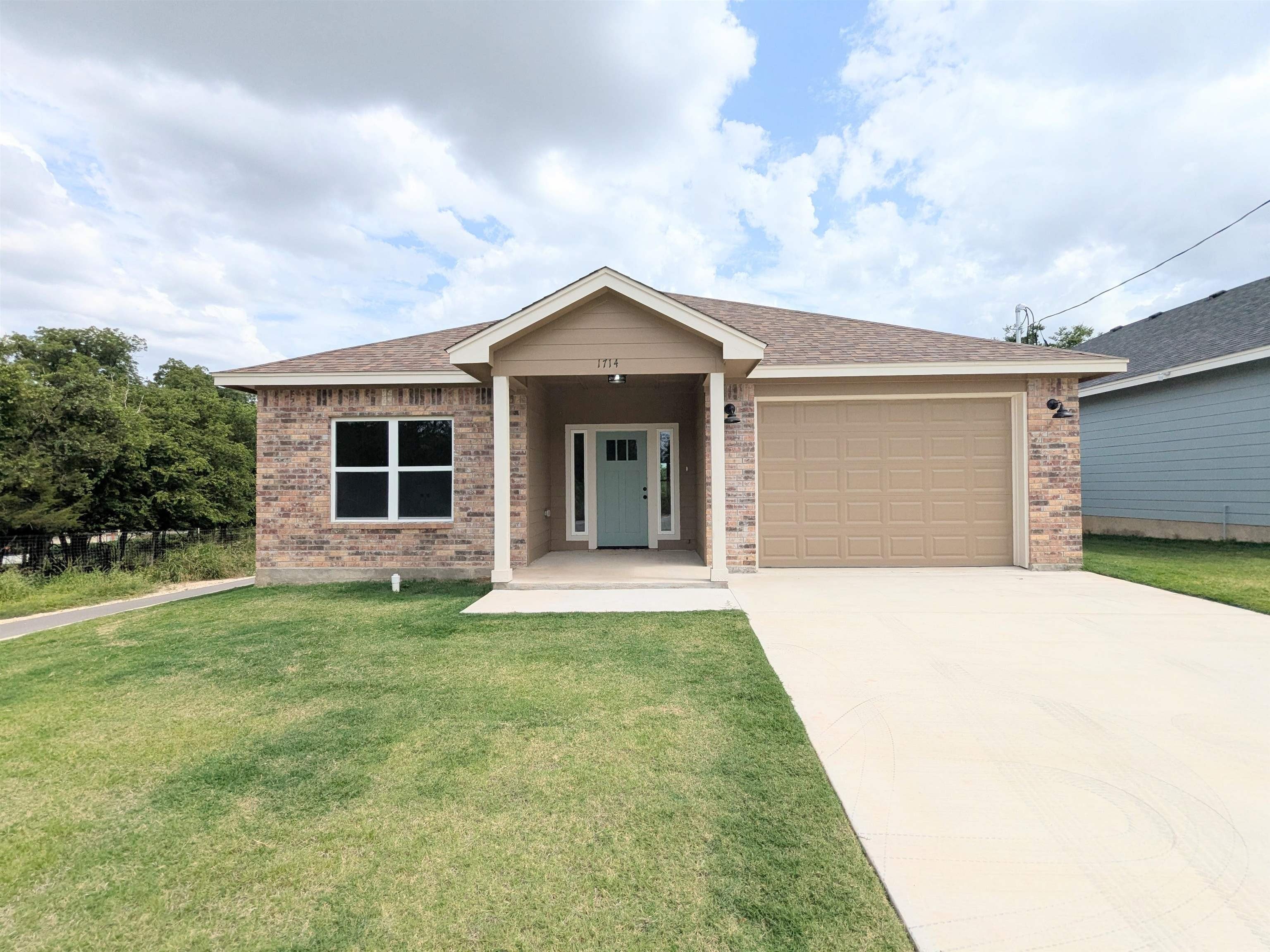 1714 E Ave G, Lampasas, TX 76550, 3 Bedrooms Bedrooms, ,2 BathroomsBathrooms,Residential,For Sale,1714 E Ave G,172735