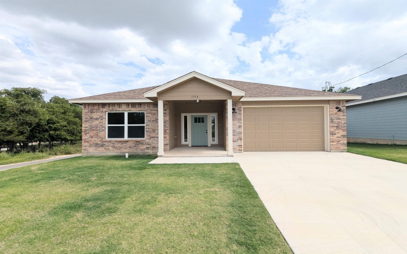 1714 E Ave G, Lampasas, TX 76550, 3 Bedrooms Bedrooms, ,2 BathroomsBathrooms,Residential,For Sale,1714 E Ave G,172735