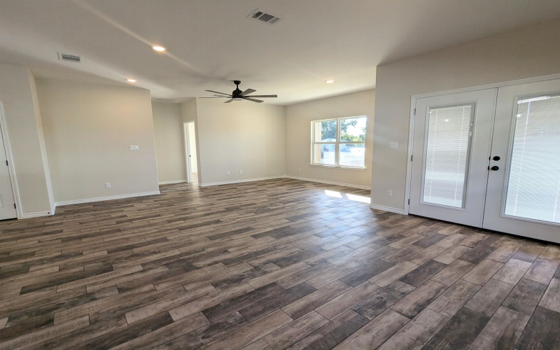 1714 E Ave G, Lampasas, TX 76550, 3 Bedrooms Bedrooms, ,2 BathroomsBathrooms,Residential,For Sale,1714 E Ave G,172735