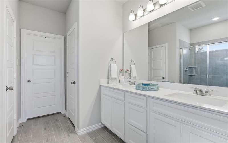 5516 Candlewood Drive, Denton, TX 76207, 3 Bedrooms Bedrooms, ,2 BathroomsBathrooms,Residential,For Sale,5516 Candlewood Drive,0,21117390