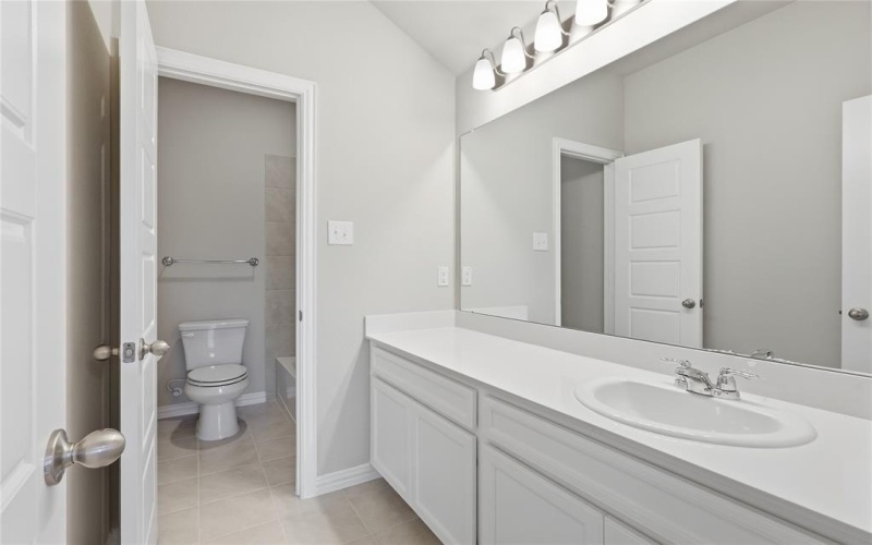 5516 Candlewood Drive, Denton, TX 76207, 3 Bedrooms Bedrooms, ,2 BathroomsBathrooms,Residential,For Sale,5516 Candlewood Drive,0,21117390