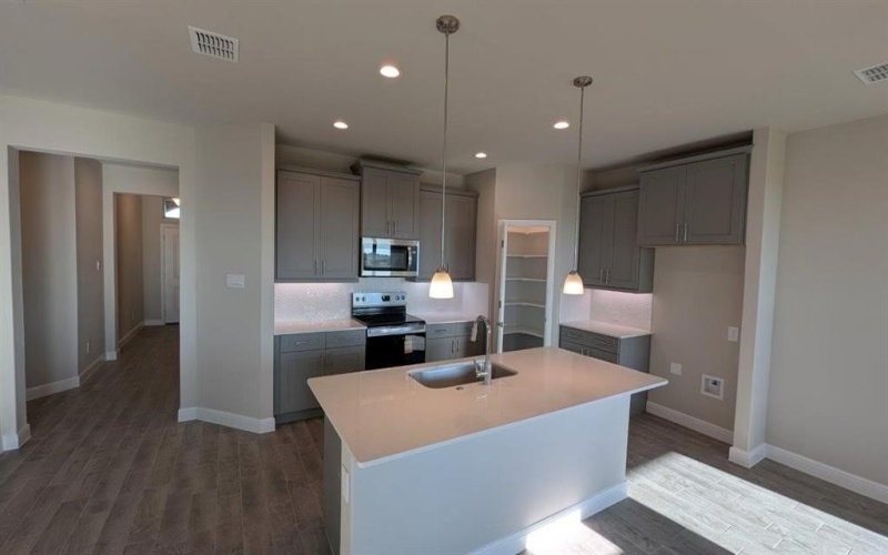 1233 BELTWAY Lane, Granbury, TX 76048, 4 Bedrooms Bedrooms, ,2 BathroomsBathrooms,Residential,For Sale,1233 BELTWAY Lane,0,21117439