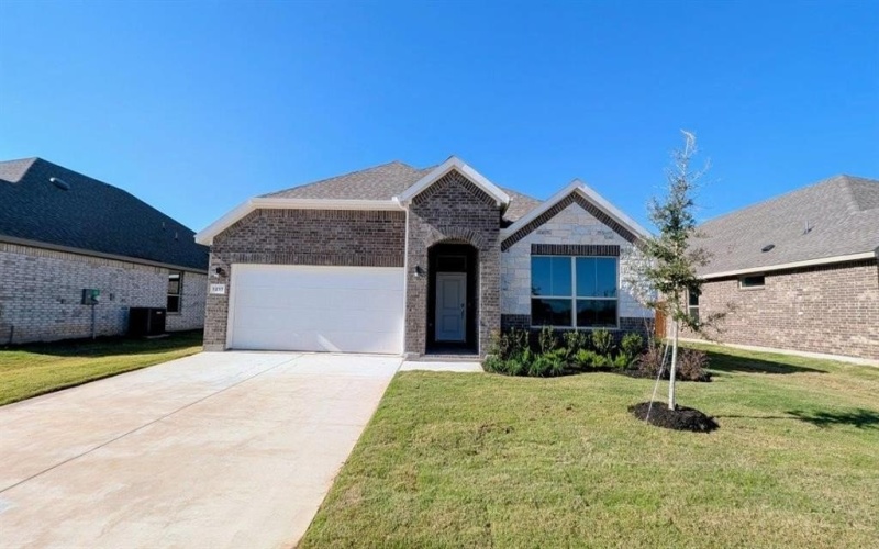1237 BELTWAY Lane, Granbury, TX 76048, 4 Bedrooms Bedrooms, ,2 BathroomsBathrooms,Residential,For Sale,1237 BELTWAY Lane,0,21117444