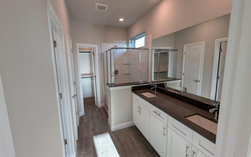 1237 BELTWAY Lane, Granbury, TX 76048, 4 Bedrooms Bedrooms, ,2 BathroomsBathrooms,Residential,For Sale,1237 BELTWAY Lane,0,21117444