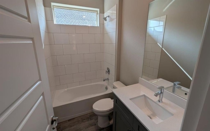 1245 BELTWAY Lane, Granbury, TX 76048, 5 Habitaciones Habitaciones , ,3 BañosBaños,Residential,En Venta,1245 BELTWAY Lane,0,21117454