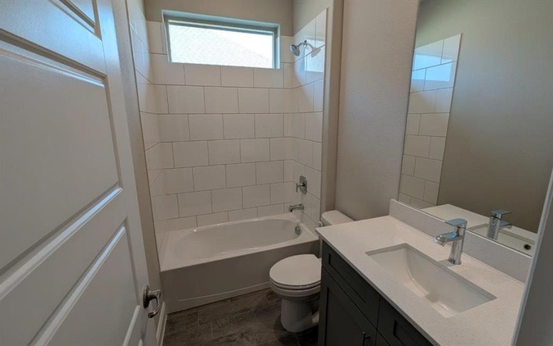 1245 BELTWAY Lane, Granbury, TX 76048, 5 Habitaciones Habitaciones , ,3 BañosBaños,Residential,En Venta,1245 BELTWAY Lane,0,21117454