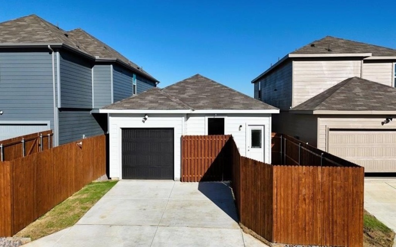 9348 PEAR BUTTE Drive, Fort Worth, TX 76140, 3 Bedrooms Bedrooms, ,2 BathroomsBathrooms,Residential,For Sale,9348 PEAR BUTTE Drive,0,21117655