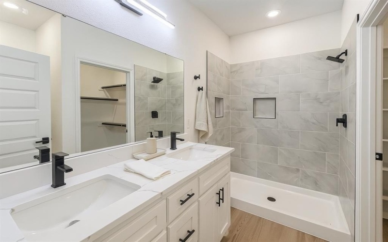 121 Loon Bay Drive, Gun Barrel City, TX 75156, 3 Habitaciones Habitaciones , ,2 BañosBaños,Residential,En Venta,121 Loon Bay Drive,0,21117939