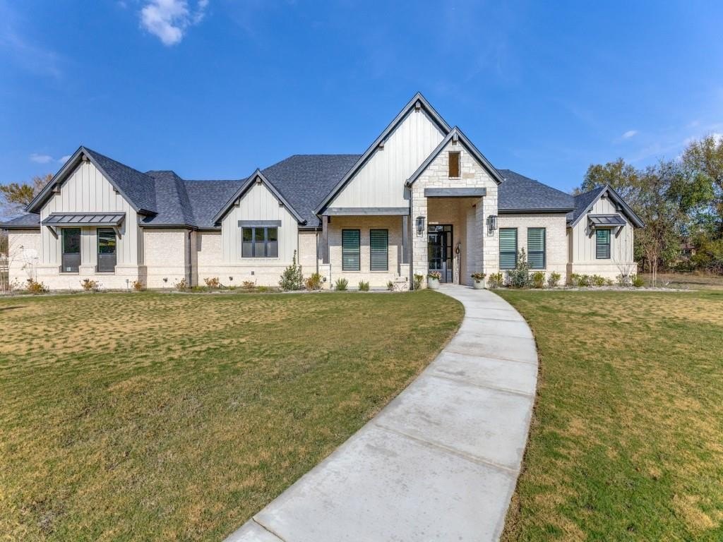 129 Lariat Court, Azle, TX 76020, 5 Bedrooms Bedrooms, ,3 BathroomsBathrooms,Residential,For Sale,129 Lariat Court,0,21117974