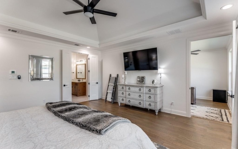 129 Lariat Court, Azle, TX 76020, 5 Bedrooms Bedrooms, ,3 BathroomsBathrooms,Residential,For Sale,129 Lariat Court,0,21117974