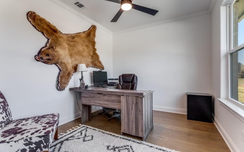 129 Lariat Court, Azle, TX 76020, 5 Bedrooms Bedrooms, ,3 BathroomsBathrooms,Residential,For Sale,129 Lariat Court,0,21117974