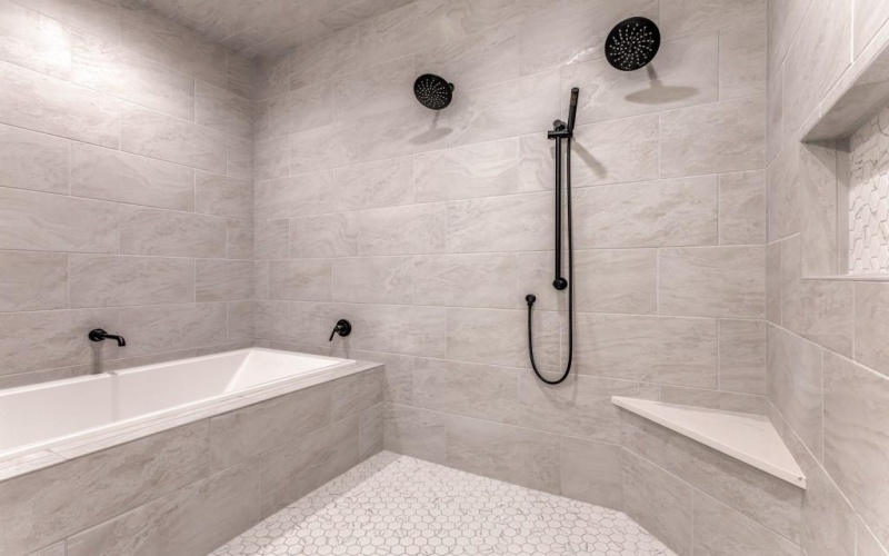 129 Lariat Court, Azle, TX 76020, 5 Bedrooms Bedrooms, ,3 BathroomsBathrooms,Residential,For Sale,129 Lariat Court,0,21117974