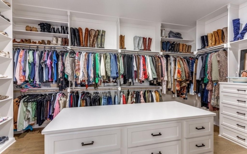 129 Lariat Court, Azle, TX 76020, 5 Bedrooms Bedrooms, ,3 BathroomsBathrooms,Residential,For Sale,129 Lariat Court,0,21117974