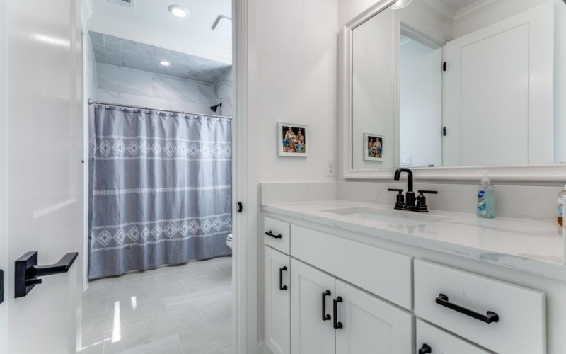 129 Lariat Court, Azle, TX 76020, 5 Bedrooms Bedrooms, ,3 BathroomsBathrooms,Residential,For Sale,129 Lariat Court,0,21117974