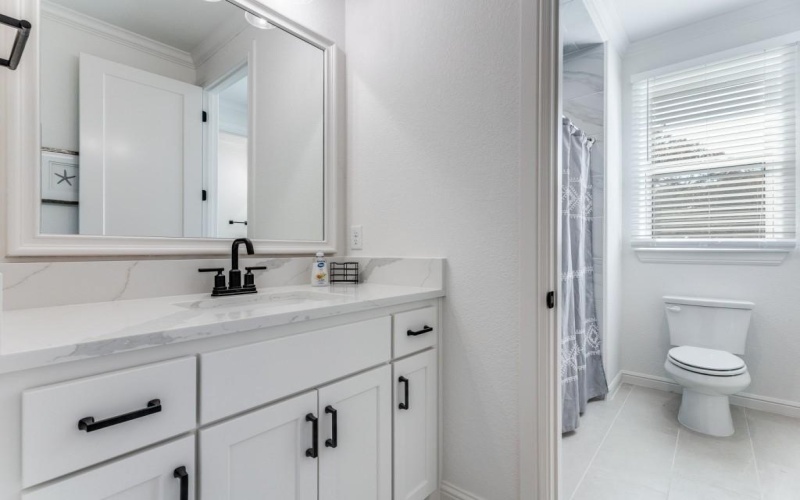 129 Lariat Court, Azle, TX 76020, 5 Bedrooms Bedrooms, ,3 BathroomsBathrooms,Residential,For Sale,129 Lariat Court,0,21117974