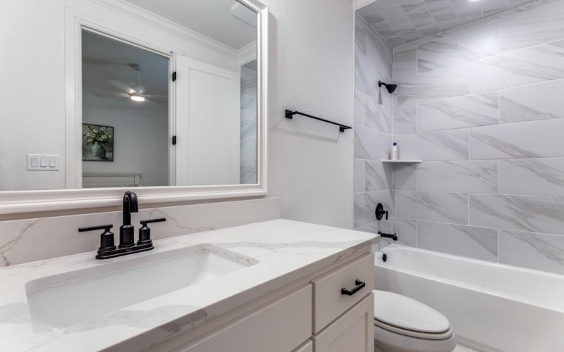 129 Lariat Court, Azle, TX 76020, 5 Bedrooms Bedrooms, ,3 BathroomsBathrooms,Residential,For Sale,129 Lariat Court,0,21117974